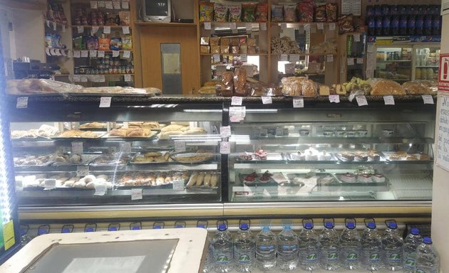 Foto de Panaderia y supermercado los nuevos Los Primos c
