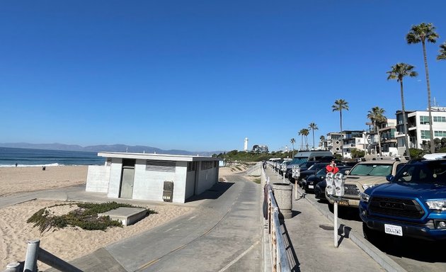 Photo of Dockweiler Youth Center Bluff Parking Lot