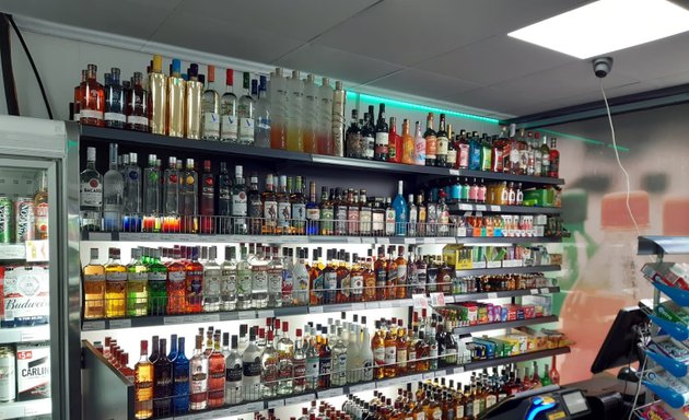 Photo of Mahmoods Off Licence