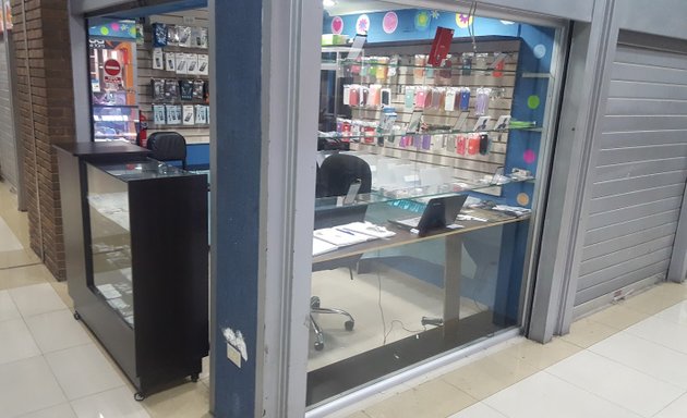 Foto de Tecnoelectron Gran Bazar. Mayoristas y Servicio Técnico para Celulares