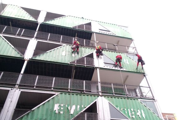 Photo of bs Tiki Rope Access Painters (pty)ltd