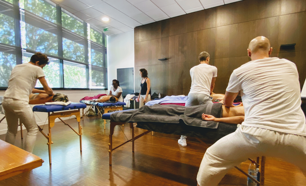Photo de Colibri Massage Academy - Formation Massages Lyon