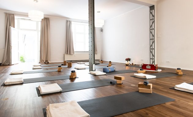 Foto von Patrick Broome Yoga | Studio Maistraße