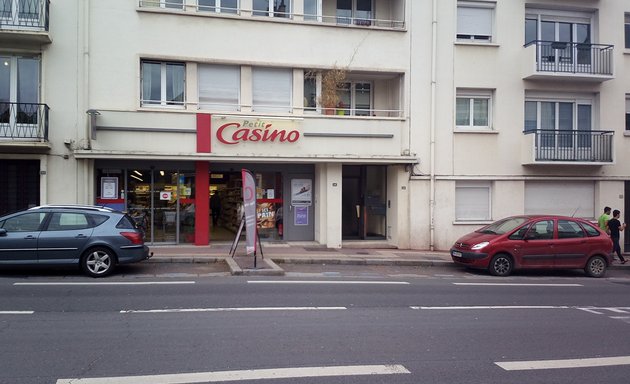 Photo de Petit Casino