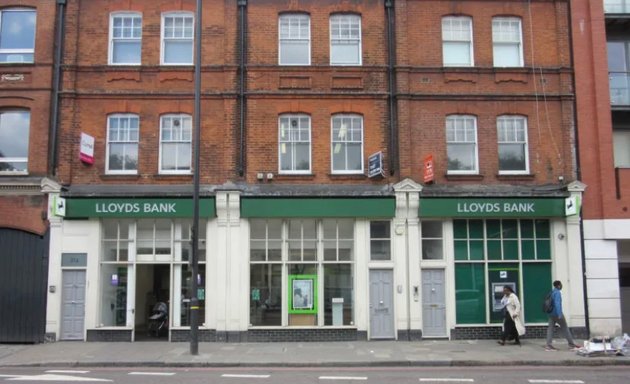 Photo of Lloyds Bank