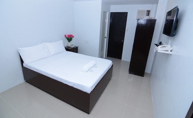 Photo of OYO 697 Obrero Suites