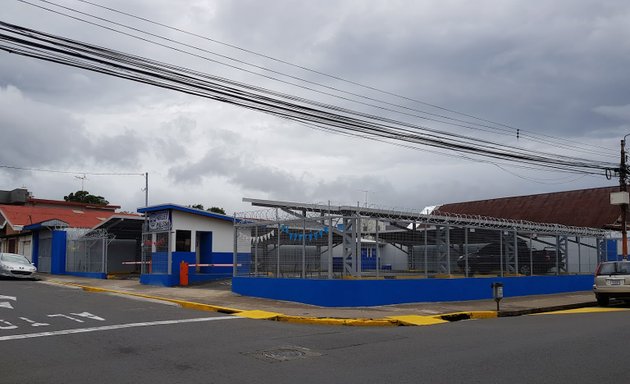 Foto de Parqueo Publico Don Jota