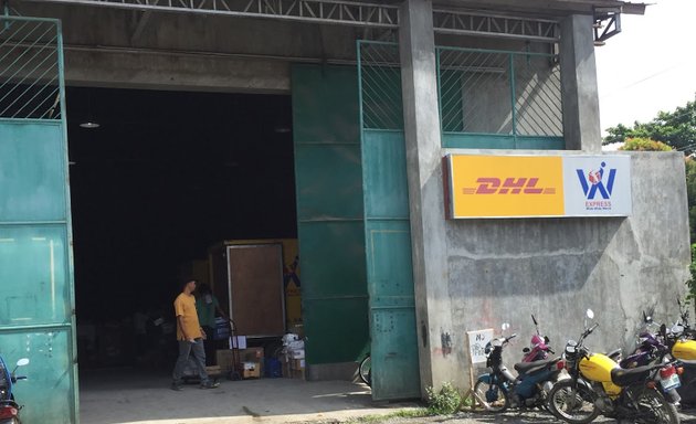 Photo of DHL