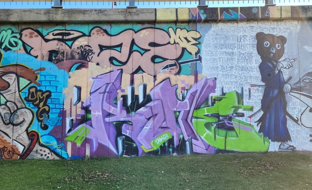 Photo of Graff-zone / mur légal graffiti