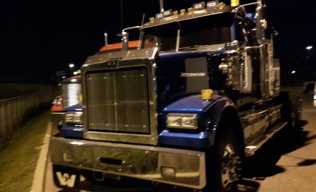 Photo of Truck Quebec Metro Center