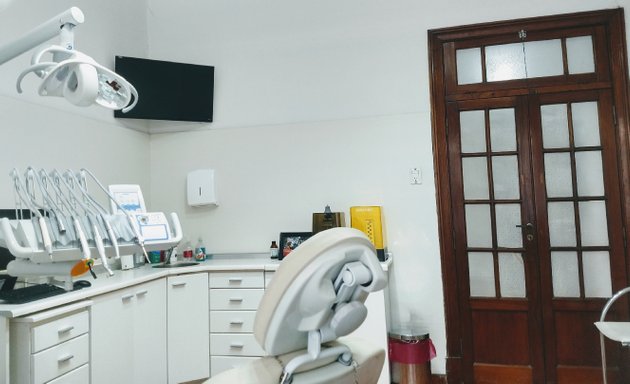 Foto de EA DENTAL - Soluciones Odontológicas. Od. Esp. Alvaro Edreira - MP 8200
