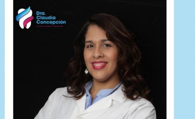 Foto de Dra. Claudia Concepción M. Odontología Cosmética & Implantes //Cosmetic Dentistry & Implants