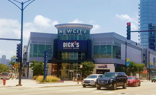 Photo of DICK'S Sporting Goods