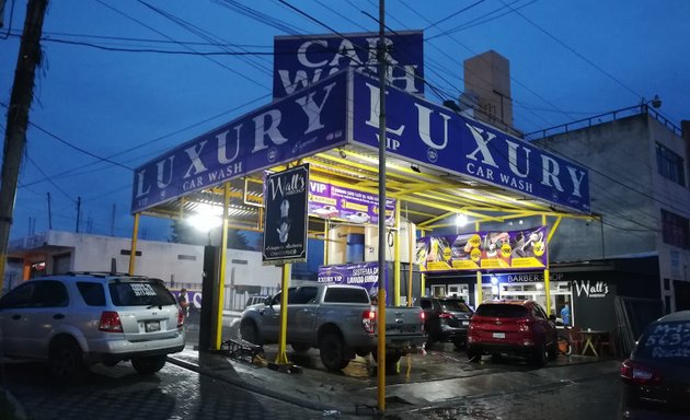 Foto de Car Wash Luxury