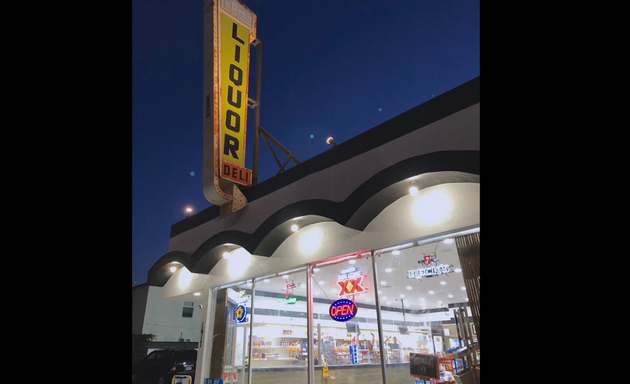 Photo of La Brea Liquor