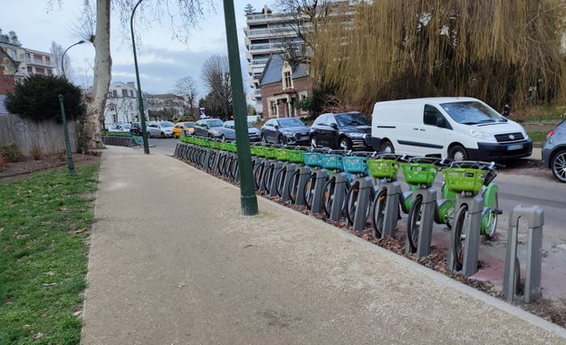 Photo de Station Vélib' 16122 (Route de la Muette - Porte de Neuilly)