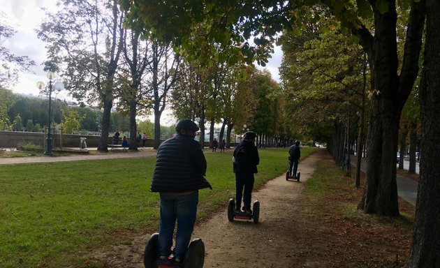 Photo de GO GO Segway tours - Paris