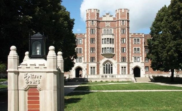 Photo of The College of Chicago