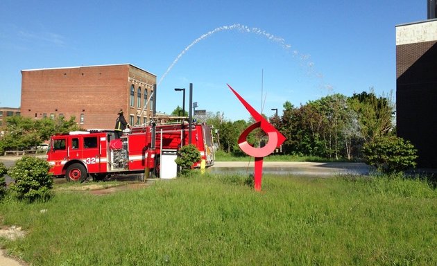 Photo of Boston Fire Department Engine 32 Ladder 9