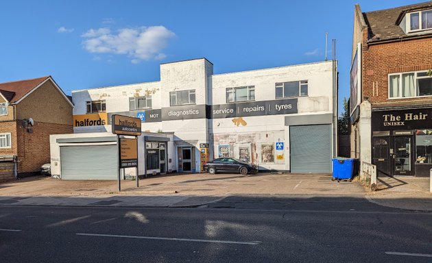 Photo of Halfords Autocentre Beckenham