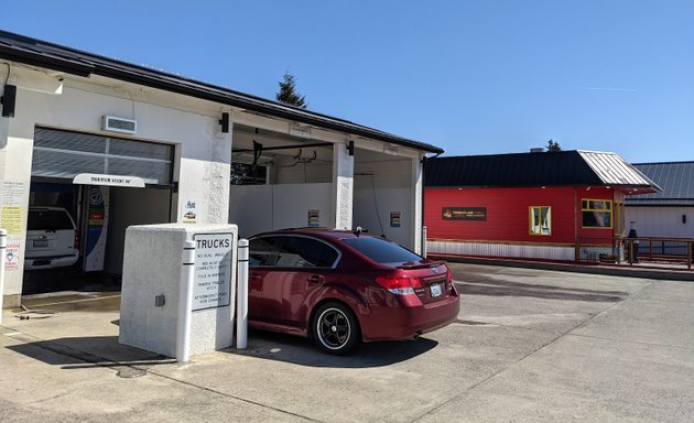 Photo of 8th Street Car Wash