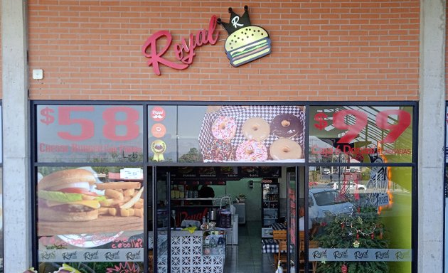 Foto de ROYAL Burger N Donuts