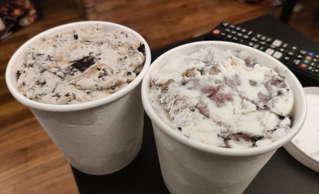 Photo of Emack & Bolio's Ice Cream: Midtown