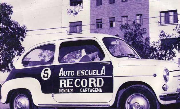 Foto de Autoescuelas Record