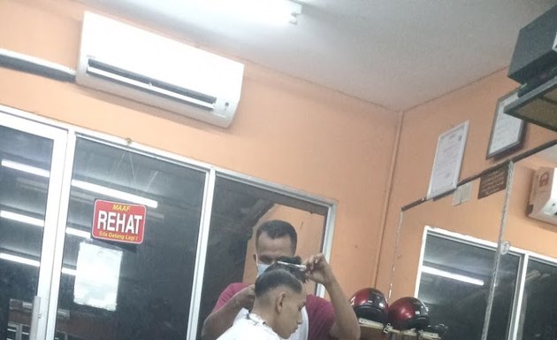 Photo of Kedai gunting rambut muslim