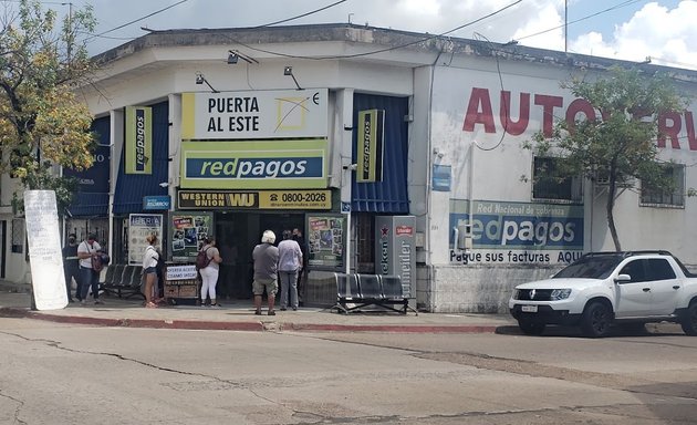 Foto de Puerta al Este -Redpagos y Casa de Cambio