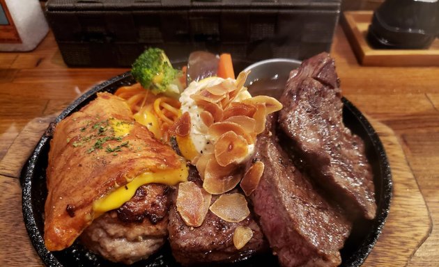 写真 Steak&hamburg ひげ 札幌南5条本店