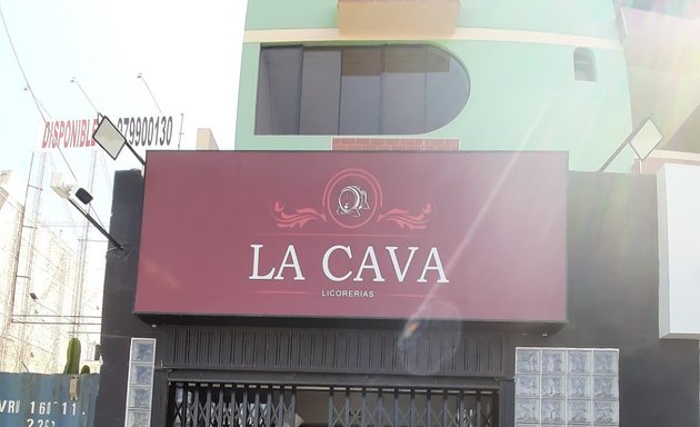 Foto de LA CAVA Licorería
