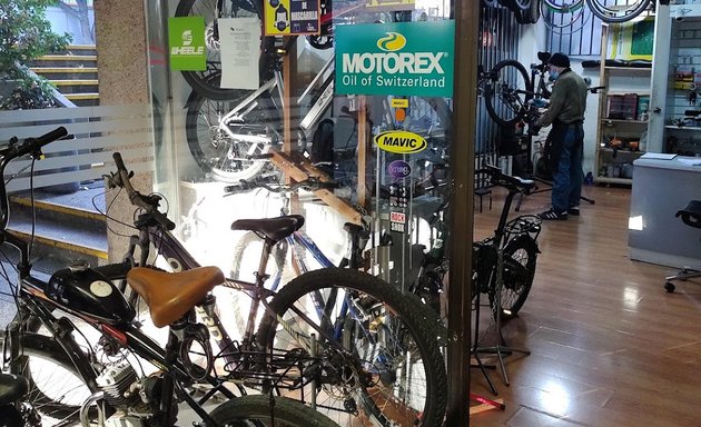 Foto de BikeSpot® Tienda de Bicicletas y Taller de Bicicletas (Omnium, Local 18)