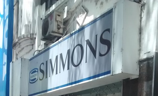 Foto de Simmons