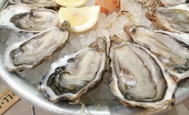 Photo de CHEZ ANTONIN - Écailler aux Halles de Lyon Paul Bocuse