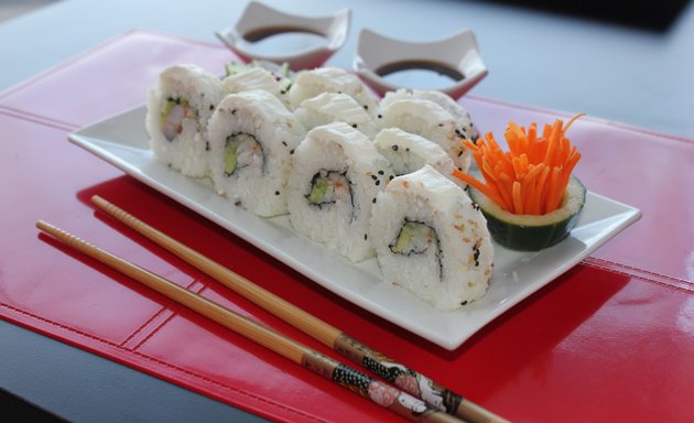 Foto de Dragon's Sushi & Bowls