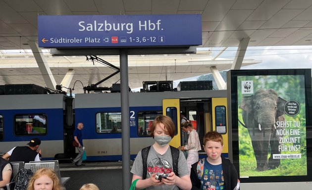 Foto von ATM Salzburg Central Train Station