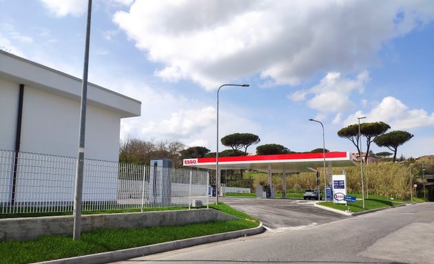 foto Stazione di rifornimento Esso