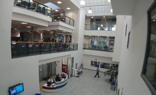 Photo of Queen's Specialist Building, University of Bolton