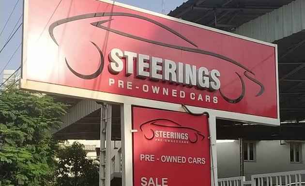 Photo of STEERINGS premium pre-owned car showroom