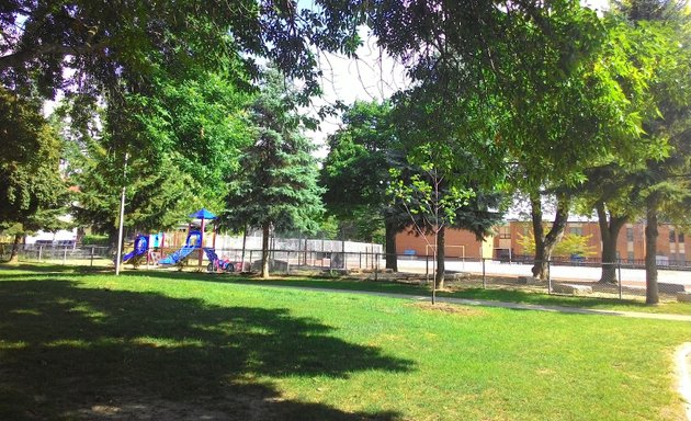 Photo of Perth Avenue Junior Public School