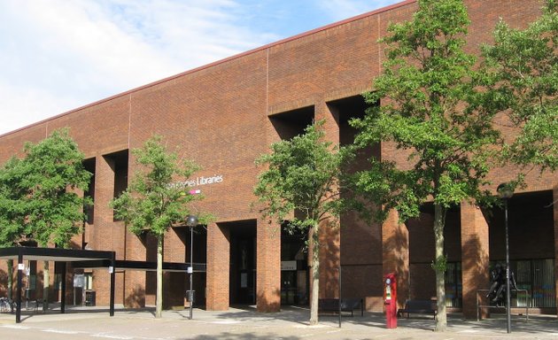 Photo of Milton Keynes Central Library