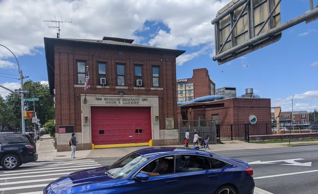 Photo of FDNY Division 14 & Engine 324