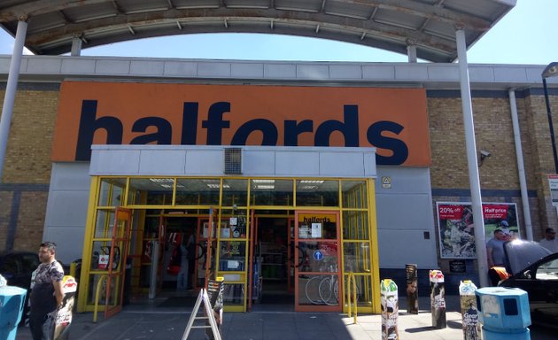 Photo of Halfords - Brixton (London)