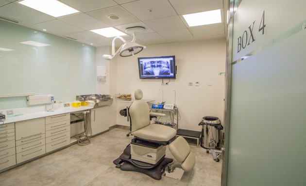 Foto de Clínica Dental - Centro Quirúrgico Deusto