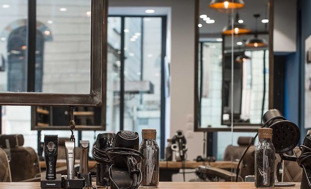 Photo de Les Hommes D'Abord Coiffeur Homme Barbier Sala