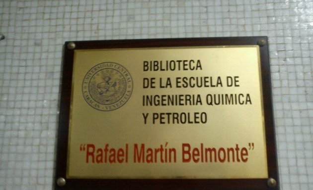 Foto de Biblioteca de la Escuela de Ingeniería Química y Petróleo "Prof. Rafael Martín Belmonte"