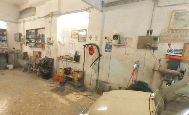 foto Carrozzeria Romanelli-Convenzionata Assicurazioni