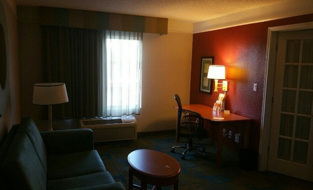 Photo of La Quinta Inn & Suites by Wyndham Fort Worth City View