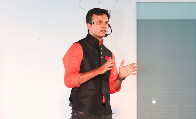 Photo of Corporate Mentalist Amit Kalantri